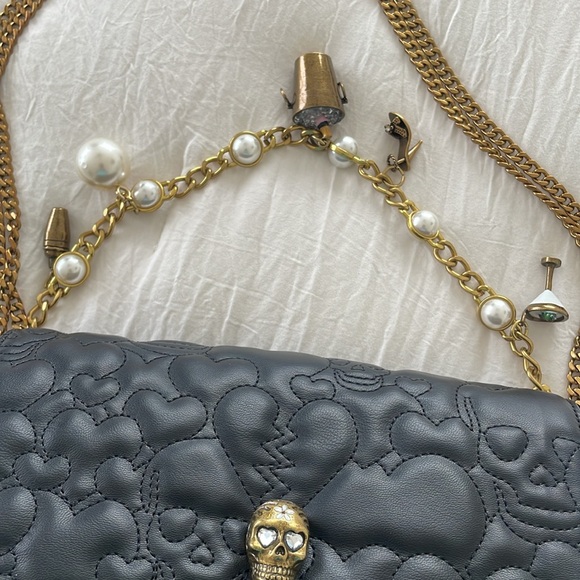 BETSEY JOHNSON BLACK QUILTED FABULOUS SKULL BAG - Picture 4 of 16